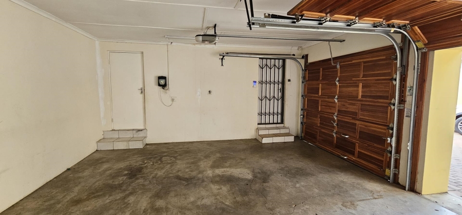 4 Bedroom Property for Sale in Nieuw Muckleneuk Gauteng