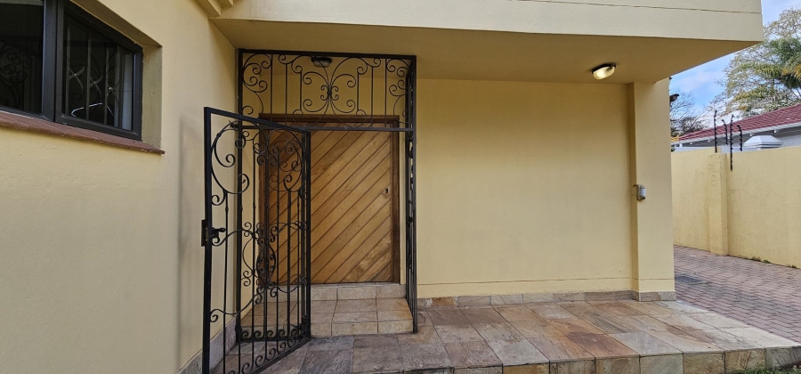 4 Bedroom Property for Sale in Nieuw Muckleneuk Gauteng