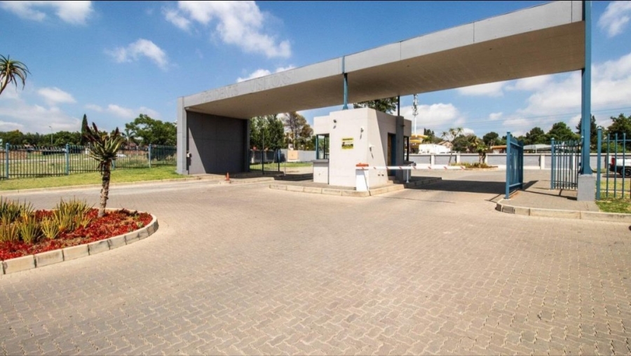 To Let 2 Bedroom Property for Rent in Noordwyk Gauteng