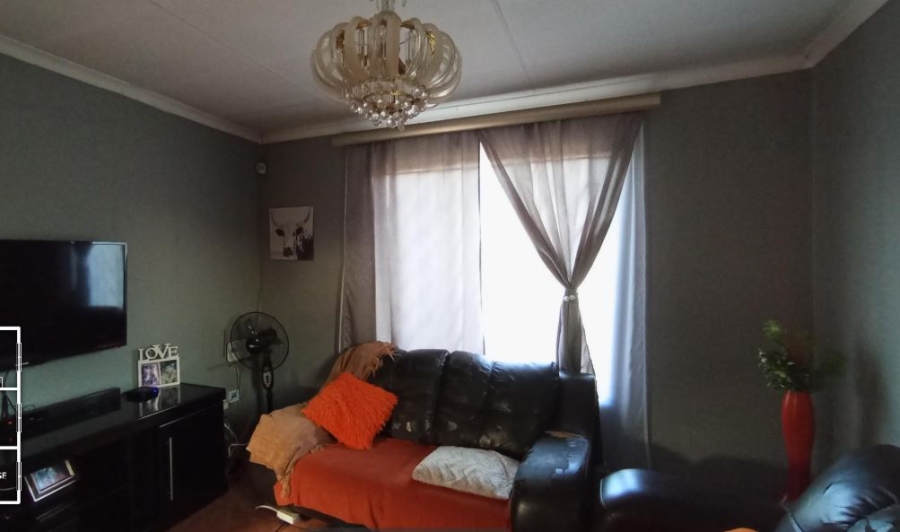 3 Bedroom Property for Sale in Clayville Gauteng