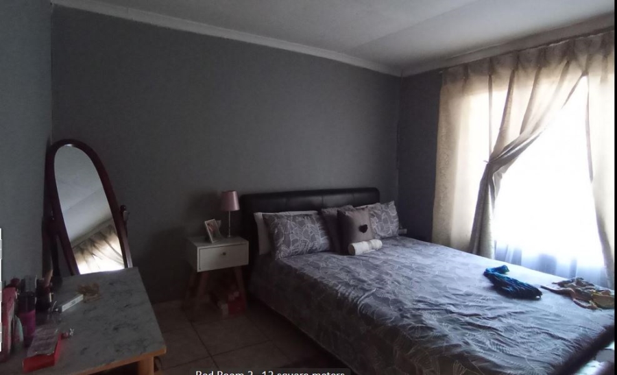 3 Bedroom Property for Sale in Clayville Gauteng