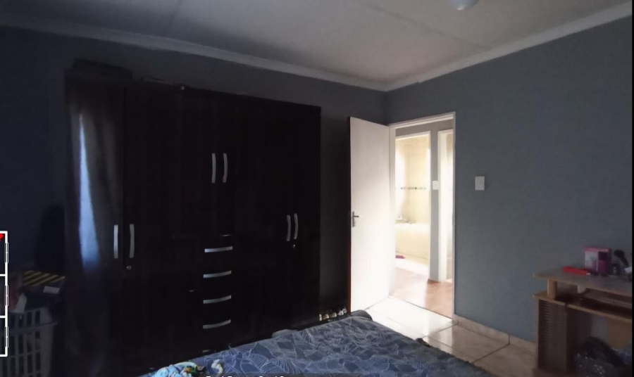 3 Bedroom Property for Sale in Clayville Gauteng