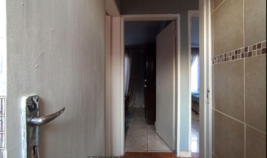3 Bedroom Property for Sale in Clayville Gauteng