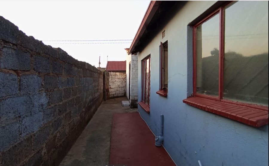 3 Bedroom Property for Sale in Clayville Gauteng