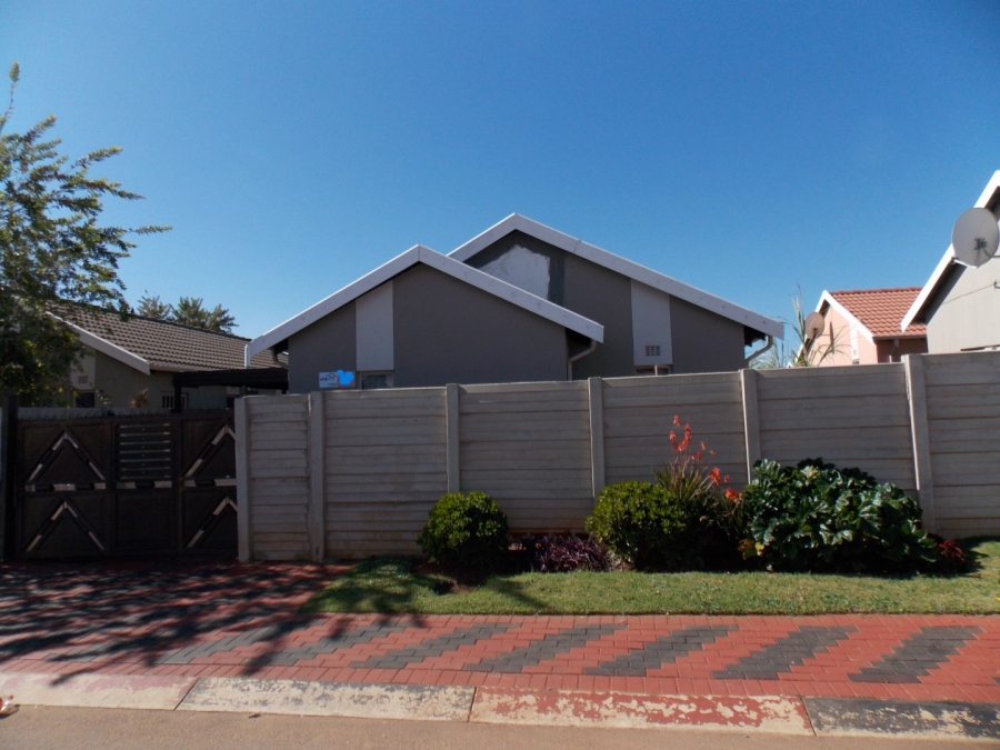 3 Bedroom Property for Sale in Sky City Gauteng