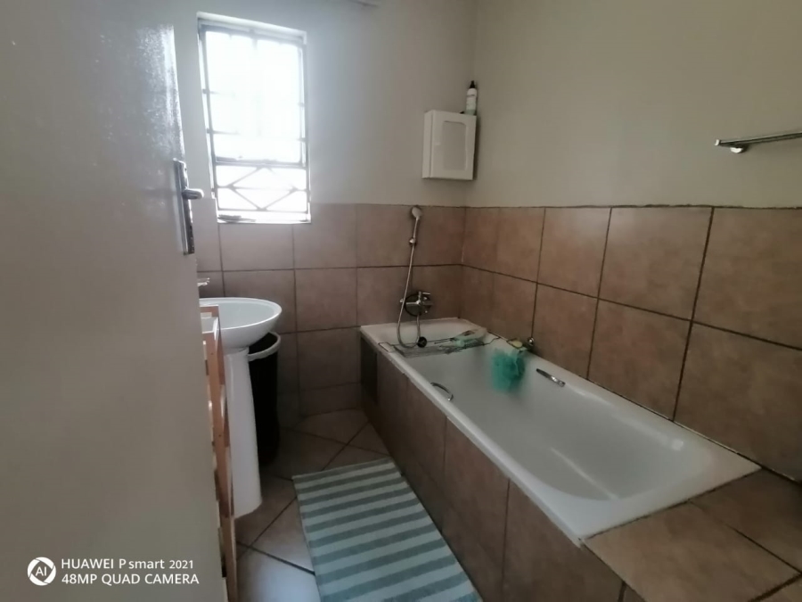 3 Bedroom Property for Sale in Kirkney Gauteng