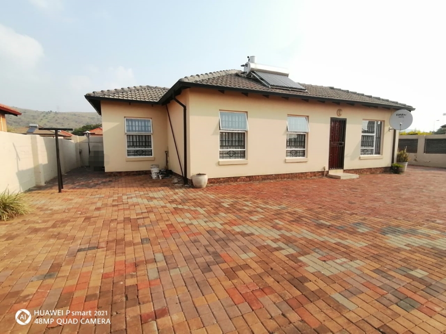3 Bedroom Property for Sale in Kirkney Gauteng