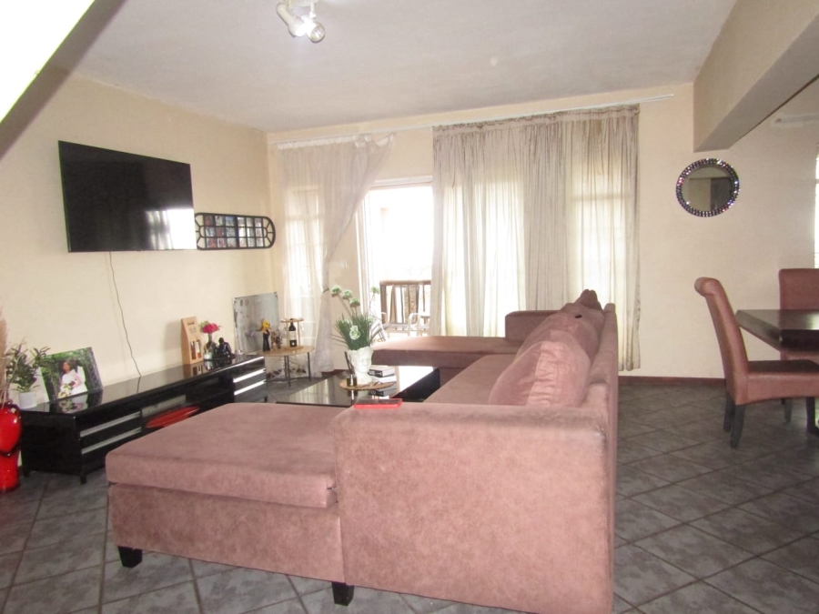 3 Bedroom Property for Sale in La Montagne Gauteng