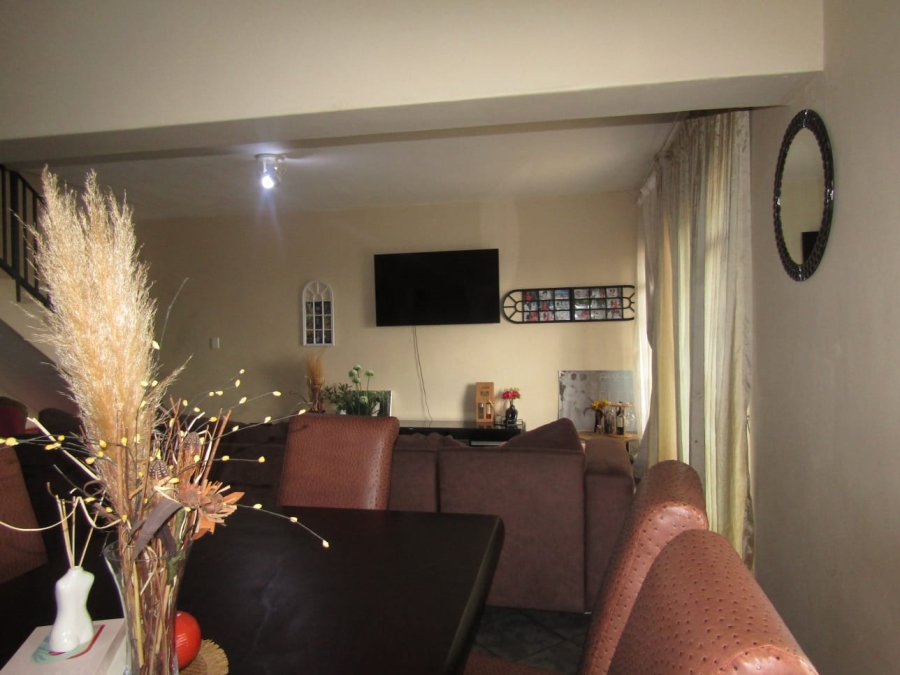 3 Bedroom Property for Sale in La Montagne Gauteng