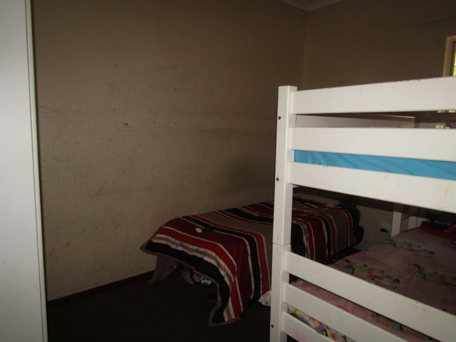 3 Bedroom Property for Sale in La Montagne Gauteng
