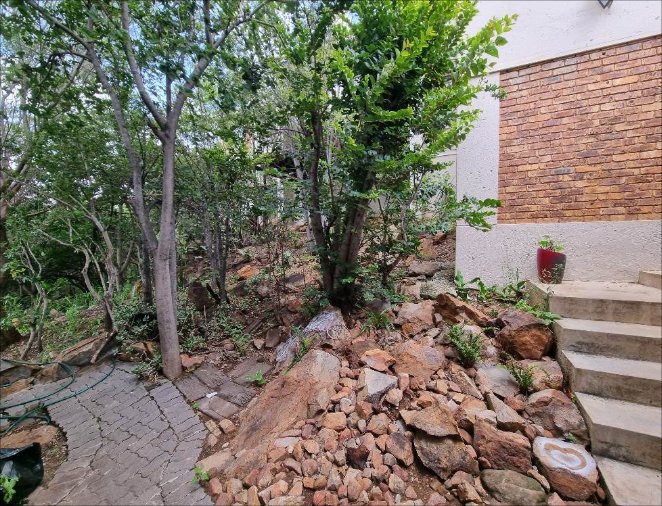 3 Bedroom Property for Sale in La Montagne Gauteng