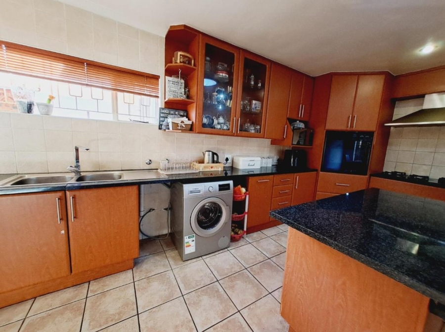 4 Bedroom Property for Sale in Sunnyridge Gauteng