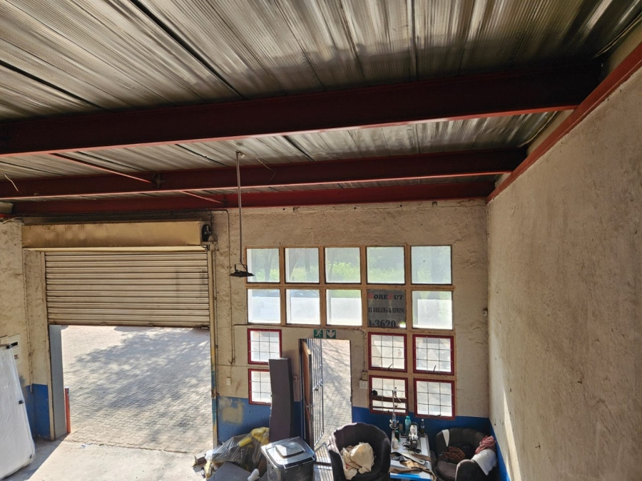  Bedroom Property for Sale in Alrode Gauteng