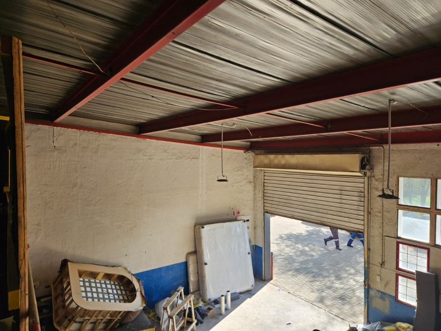  Bedroom Property for Sale in Alrode Gauteng