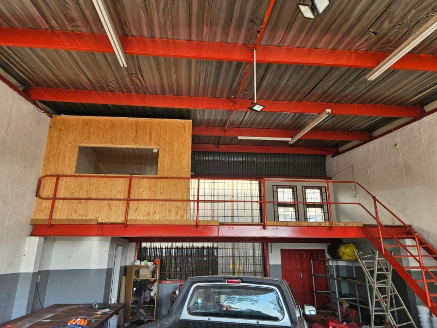  Bedroom Property for Sale in Alrode Gauteng