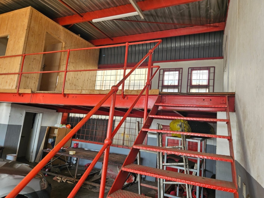  Bedroom Property for Sale in Alrode Gauteng