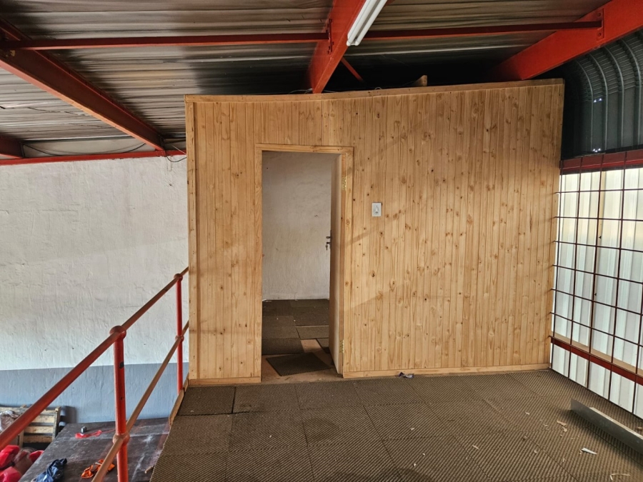  Bedroom Property for Sale in Alrode Gauteng