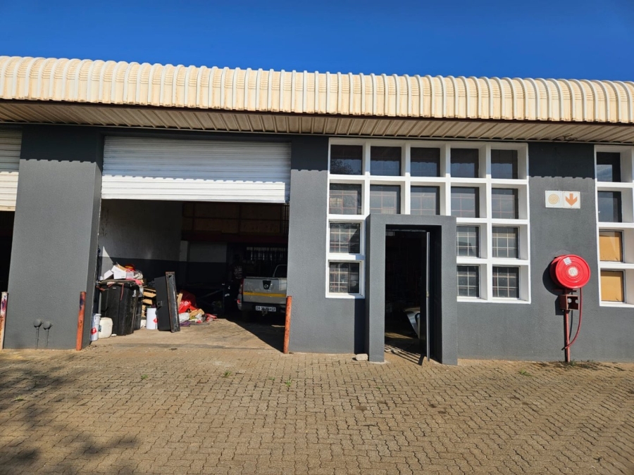  Bedroom Property for Sale in Alrode Gauteng