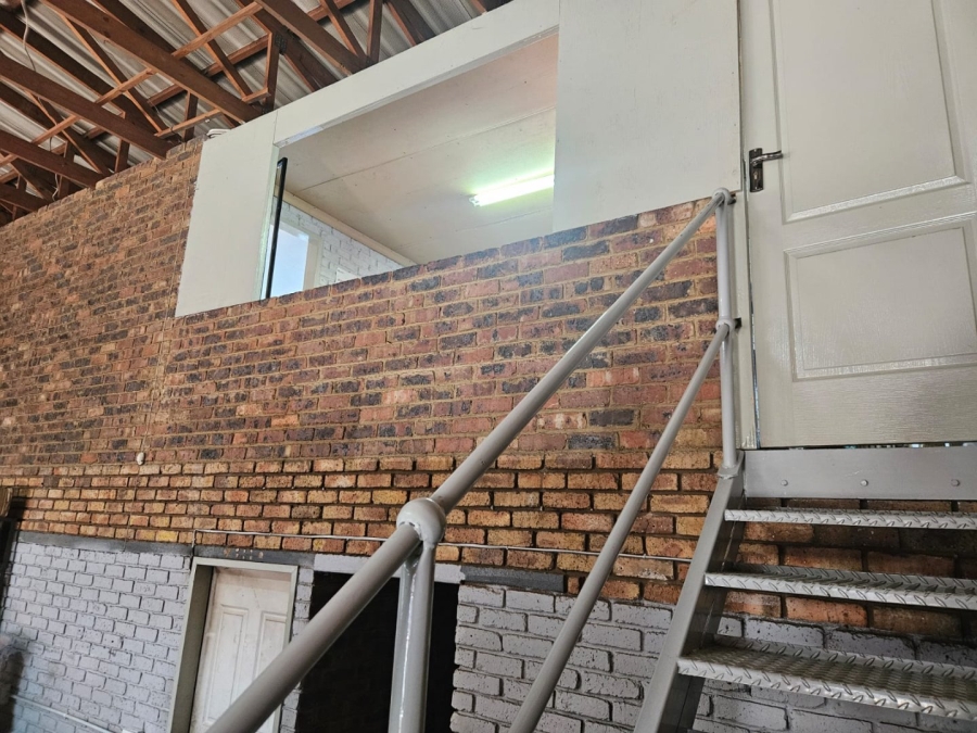  Bedroom Property for Sale in Alrode Gauteng