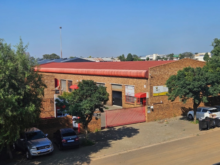 Bedroom Property for Sale in Alrode Gauteng