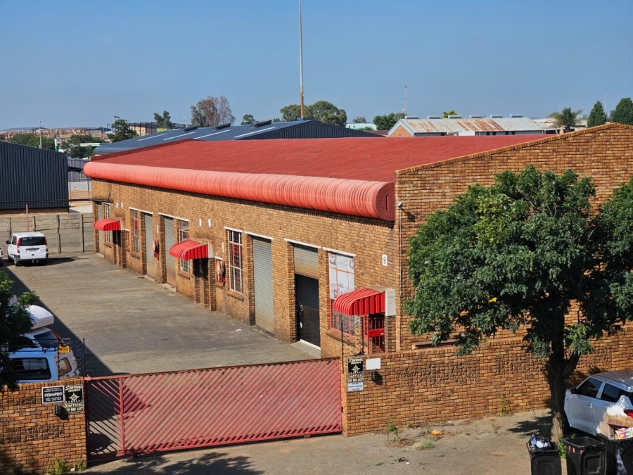  Bedroom Property for Sale in Alrode Gauteng