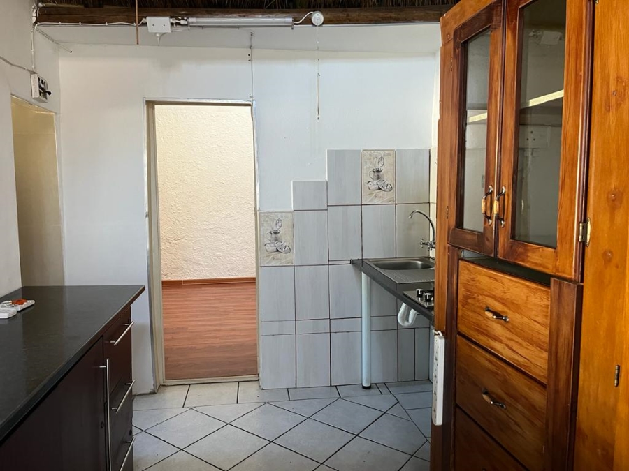 To Let 1 Bedroom Property for Rent in Farrarmere Gauteng