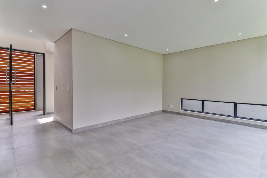 To Let 4 Bedroom Property for Rent in Sandown Gauteng