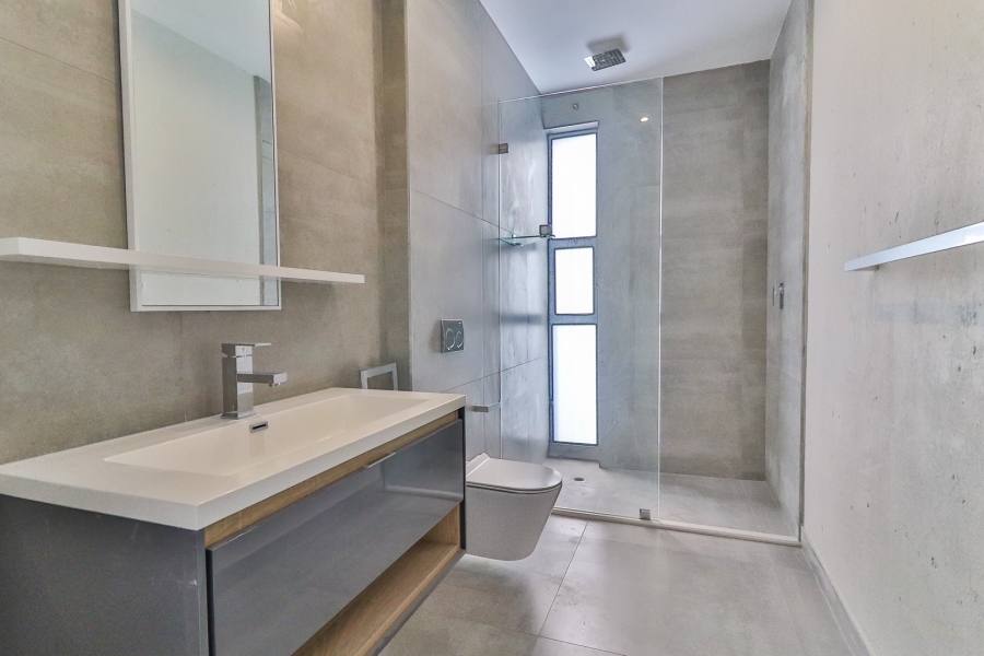 To Let 4 Bedroom Property for Rent in Sandown Gauteng