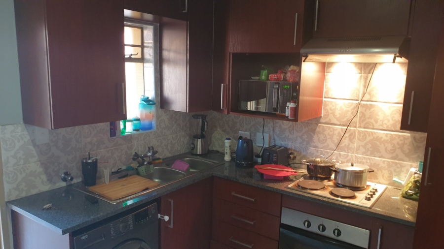 2 Bedroom Property for Sale in Monavoni Gauteng
