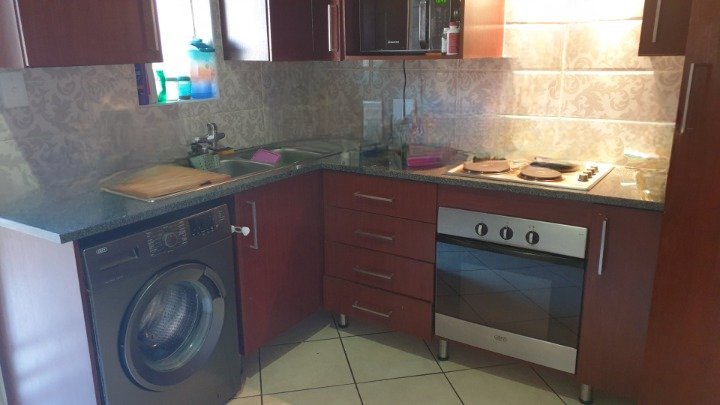 2 Bedroom Property for Sale in Monavoni Gauteng