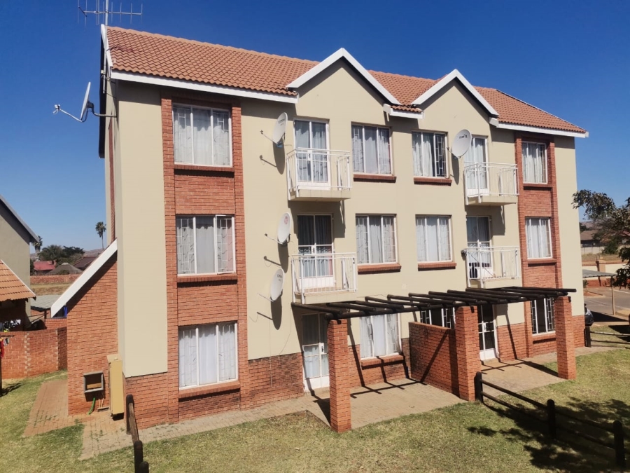 2 Bedroom Property for Sale in The Orchards Gauteng