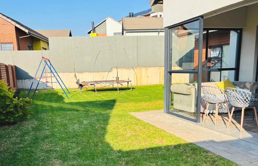 To Let 3 Bedroom Property for Rent in Amberfield Gauteng