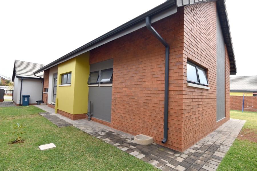 To Let 3 Bedroom Property for Rent in Amberfield Gauteng