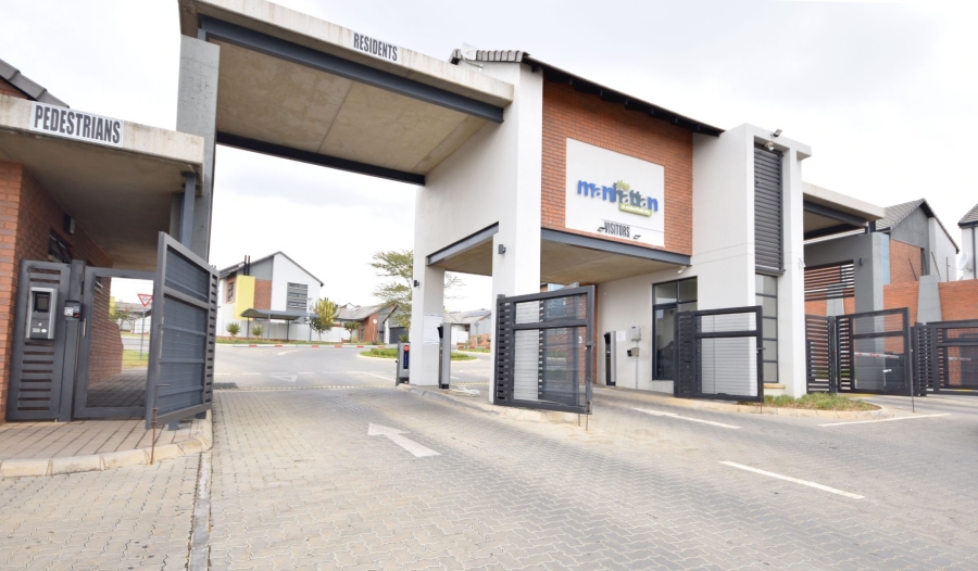 To Let 3 Bedroom Property for Rent in Amberfield Gauteng