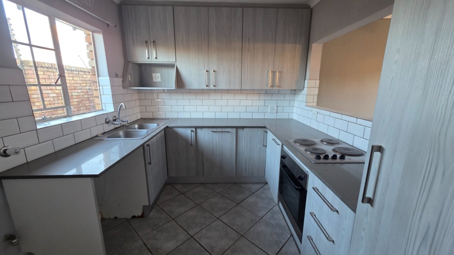 To Let 2 Bedroom Property for Rent in Wierda Park Gauteng