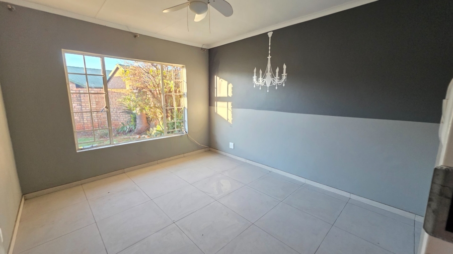 To Let 2 Bedroom Property for Rent in Wierda Park Gauteng