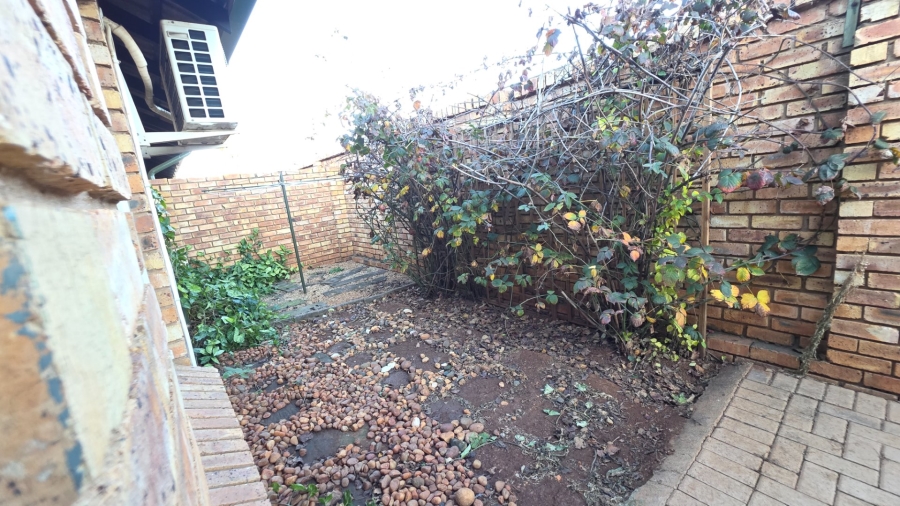 To Let 2 Bedroom Property for Rent in Wierda Park Gauteng