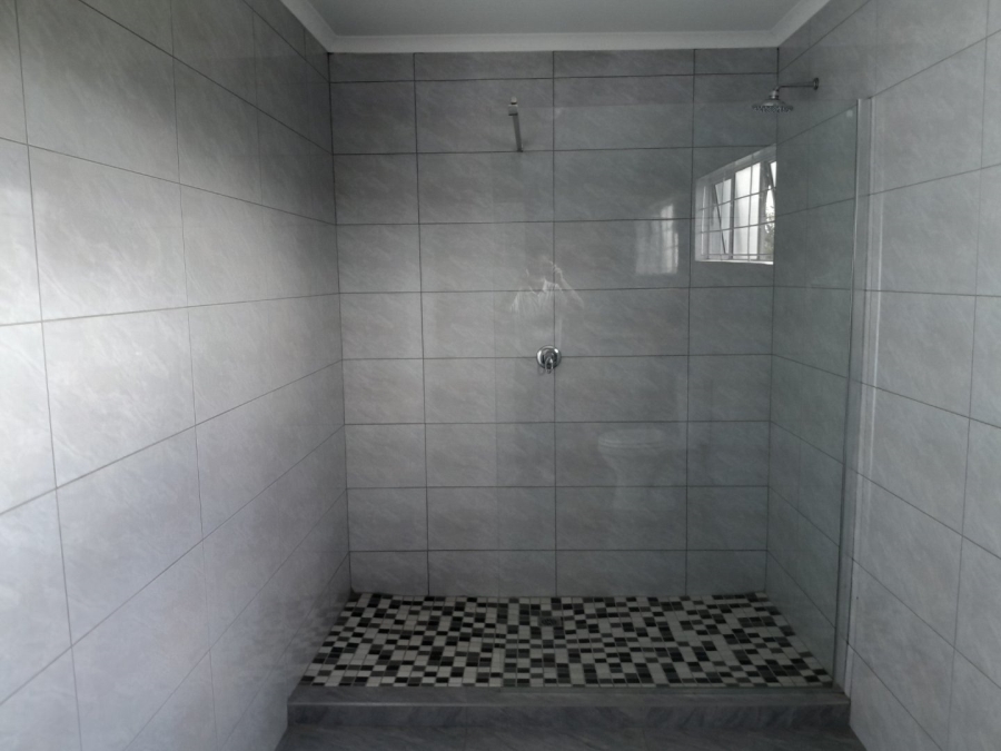 To Let 3 Bedroom Property for Rent in Glen Austin Gauteng