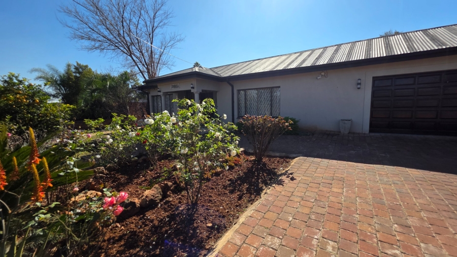 4 Bedroom Property for Sale in Erasmia Gauteng