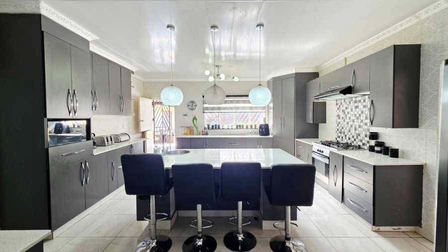 4 Bedroom Property for Sale in Erasmia Gauteng