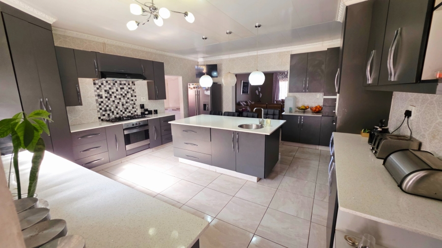 4 Bedroom Property for Sale in Erasmia Gauteng