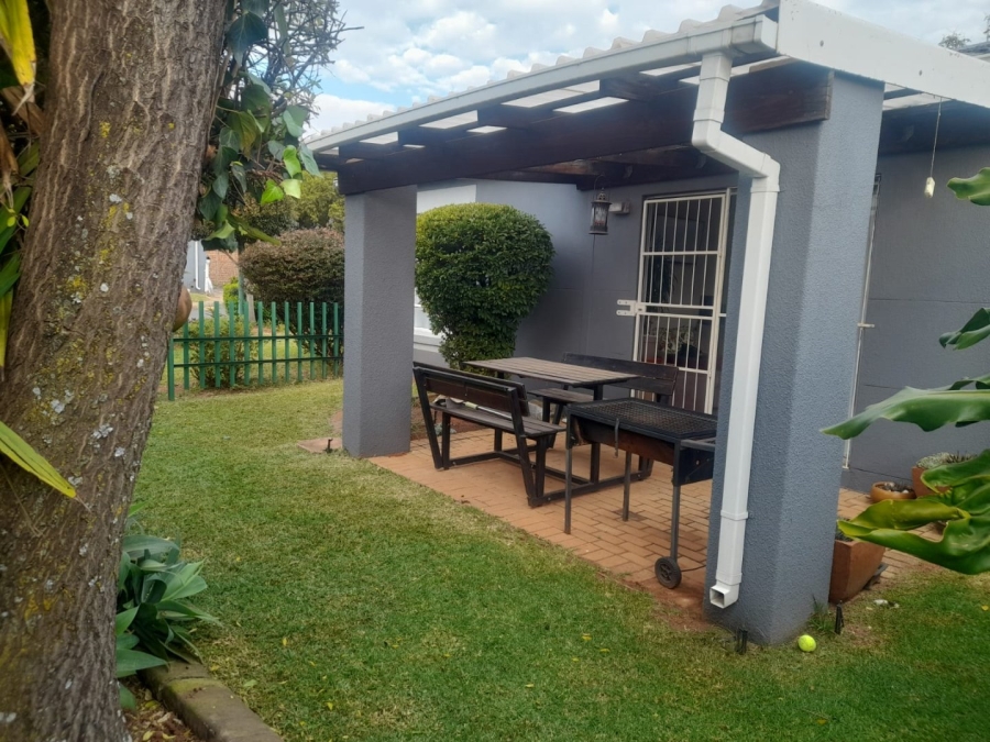 To Let  Bedroom Property for Rent in Fairland Gauteng
