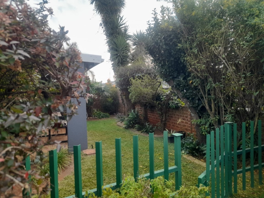 To Let  Bedroom Property for Rent in Fairland Gauteng
