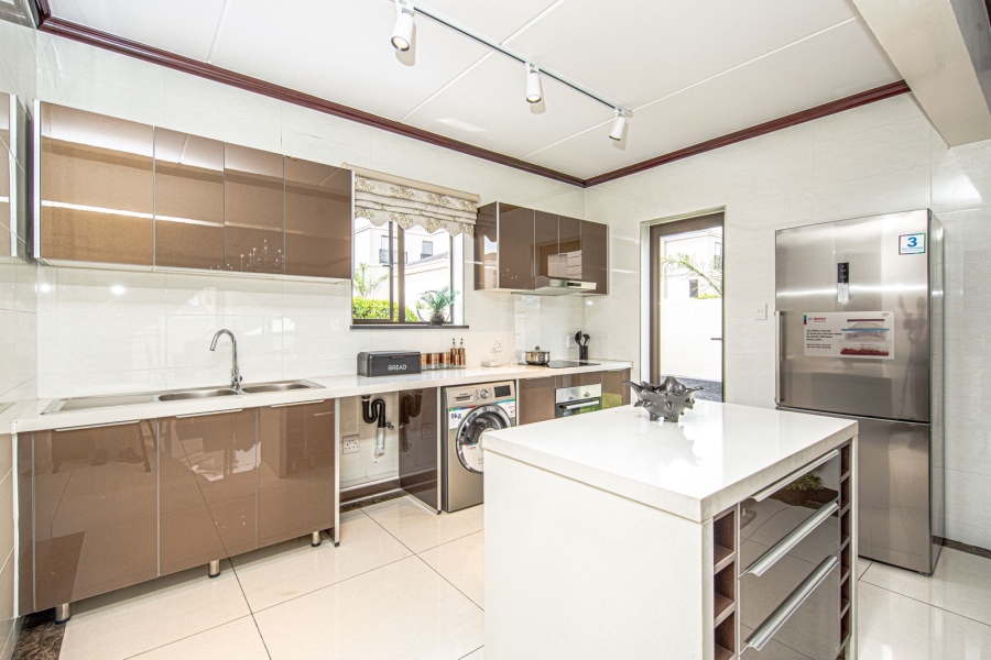 To Let 3 Bedroom Property for Rent in Fourways Gauteng