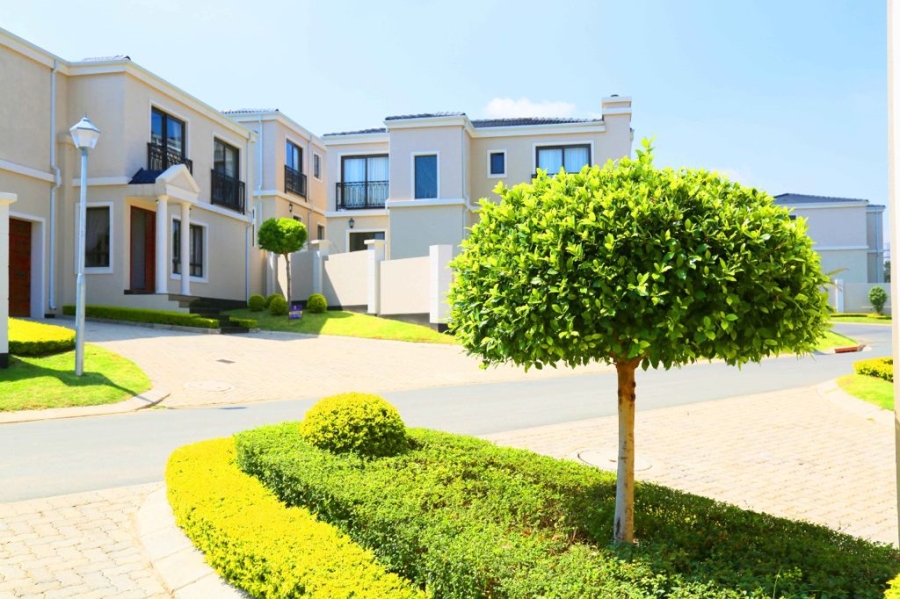 To Let 3 Bedroom Property for Rent in Fourways Gauteng