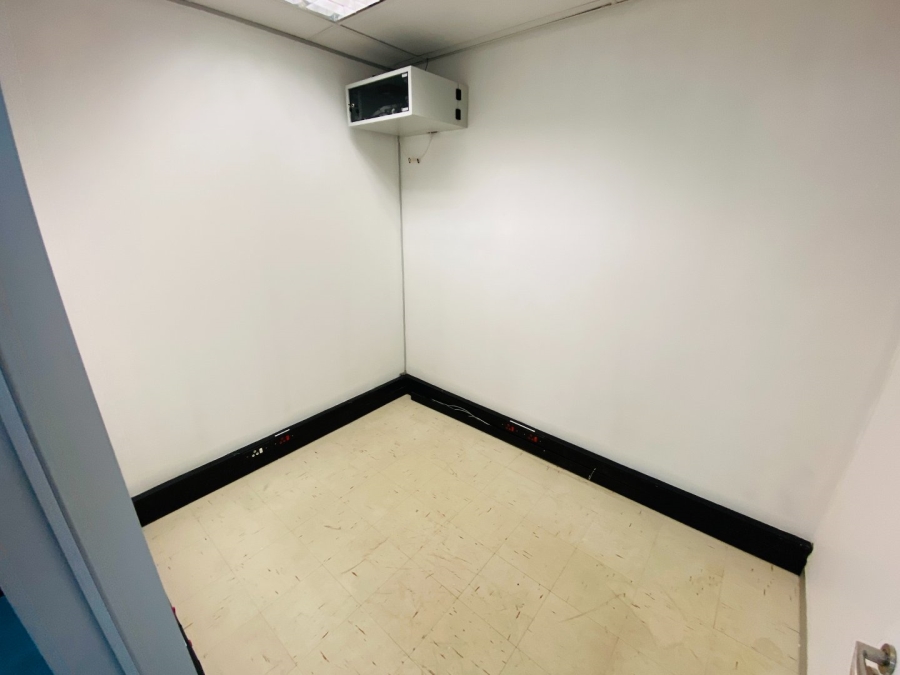 To Let commercial Property for Rent in Strubensvallei Gauteng