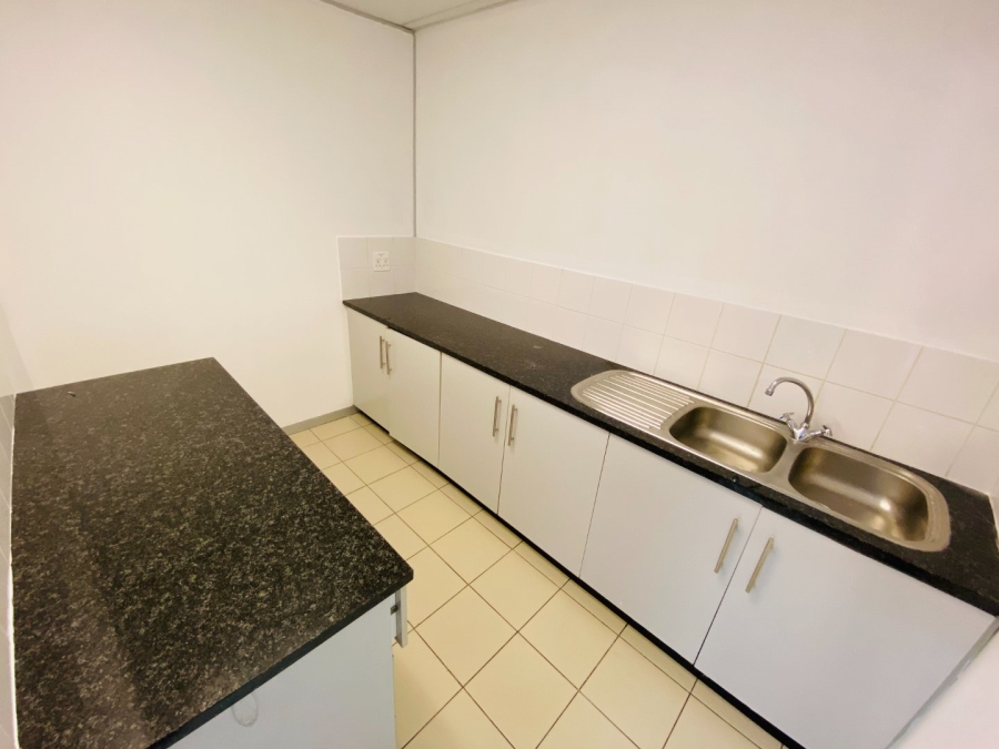 To Let commercial Property for Rent in Strubensvallei Gauteng