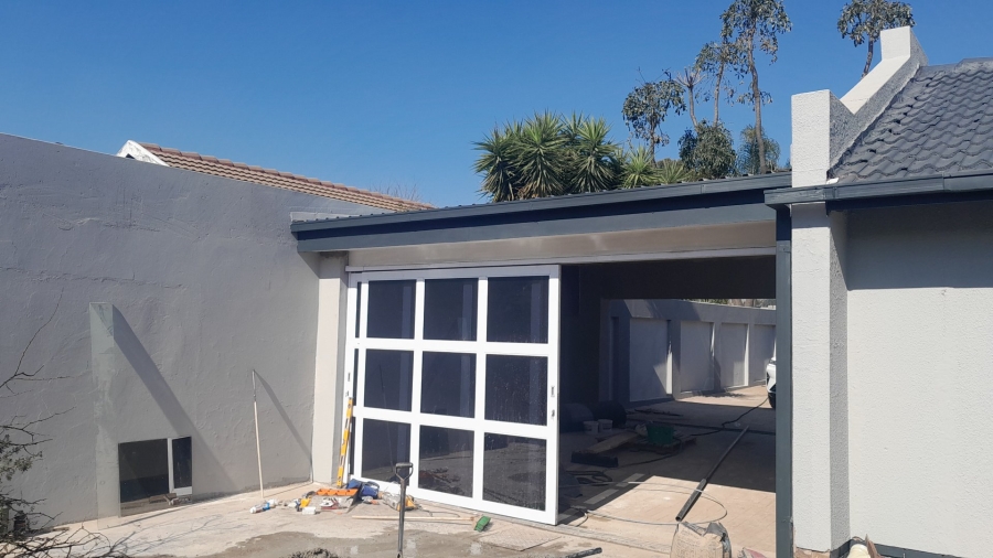 5 Bedroom Property for Sale in Wierda Park Gauteng