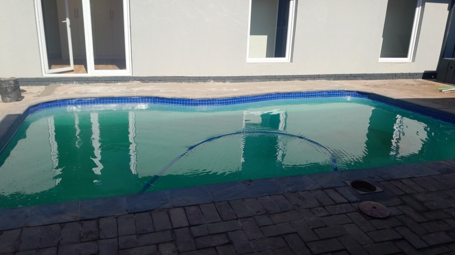 5 Bedroom Property for Sale in Wierda Park Gauteng