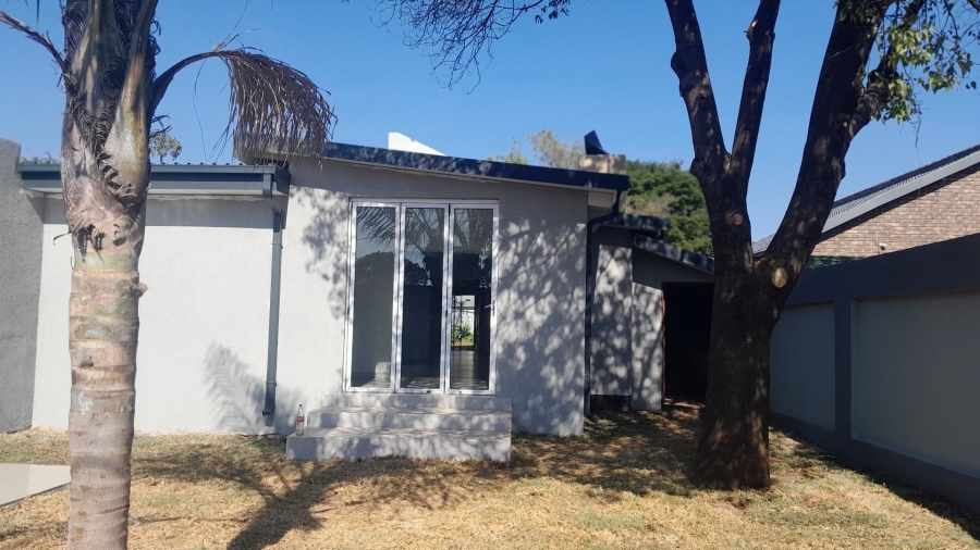 5 Bedroom Property for Sale in Wierda Park Gauteng